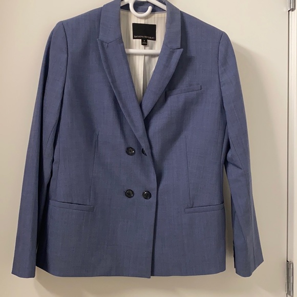 Banana Republic Ready to Wear Suit - Picture 2 of 9